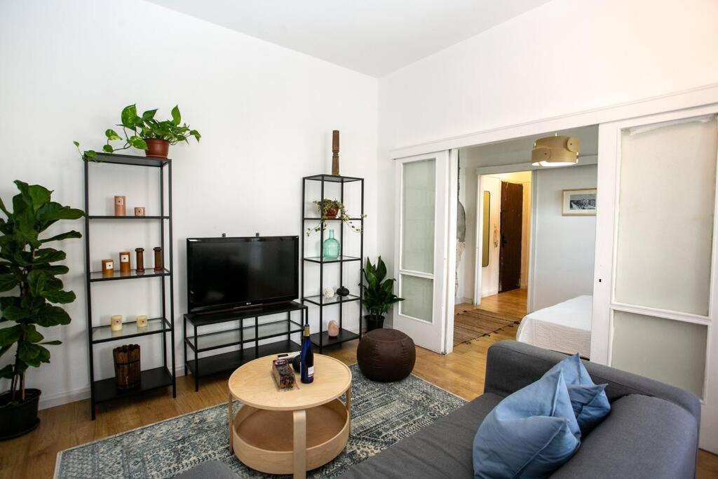 Beautiful 1br Tlv Flat Apartamento *